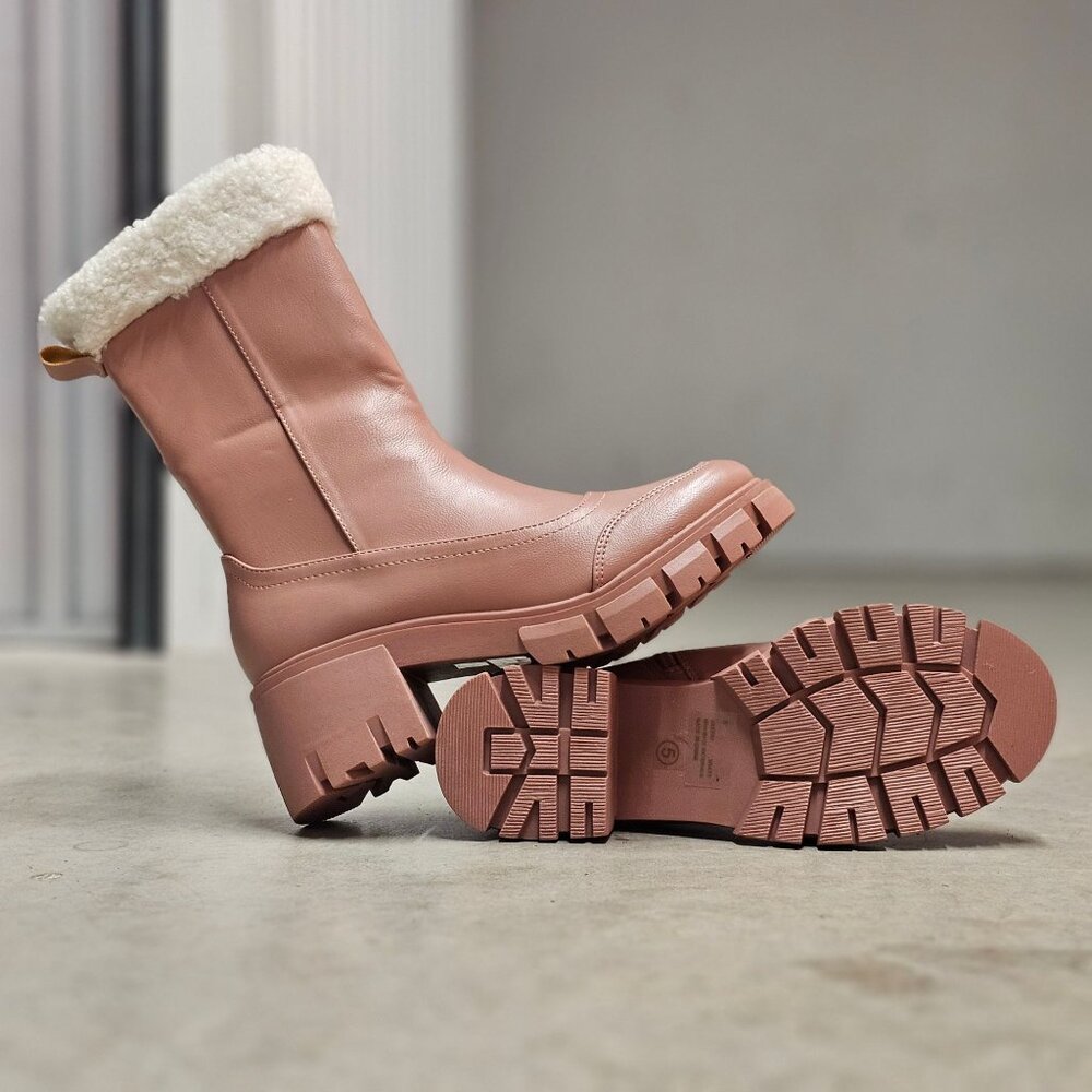Chunky Heel Winter Boots With Faux Fur Lining Side Zipper And Lug Soles – Trendy